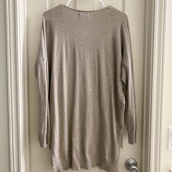 V neck sweat shirt - Picture 2 of 2